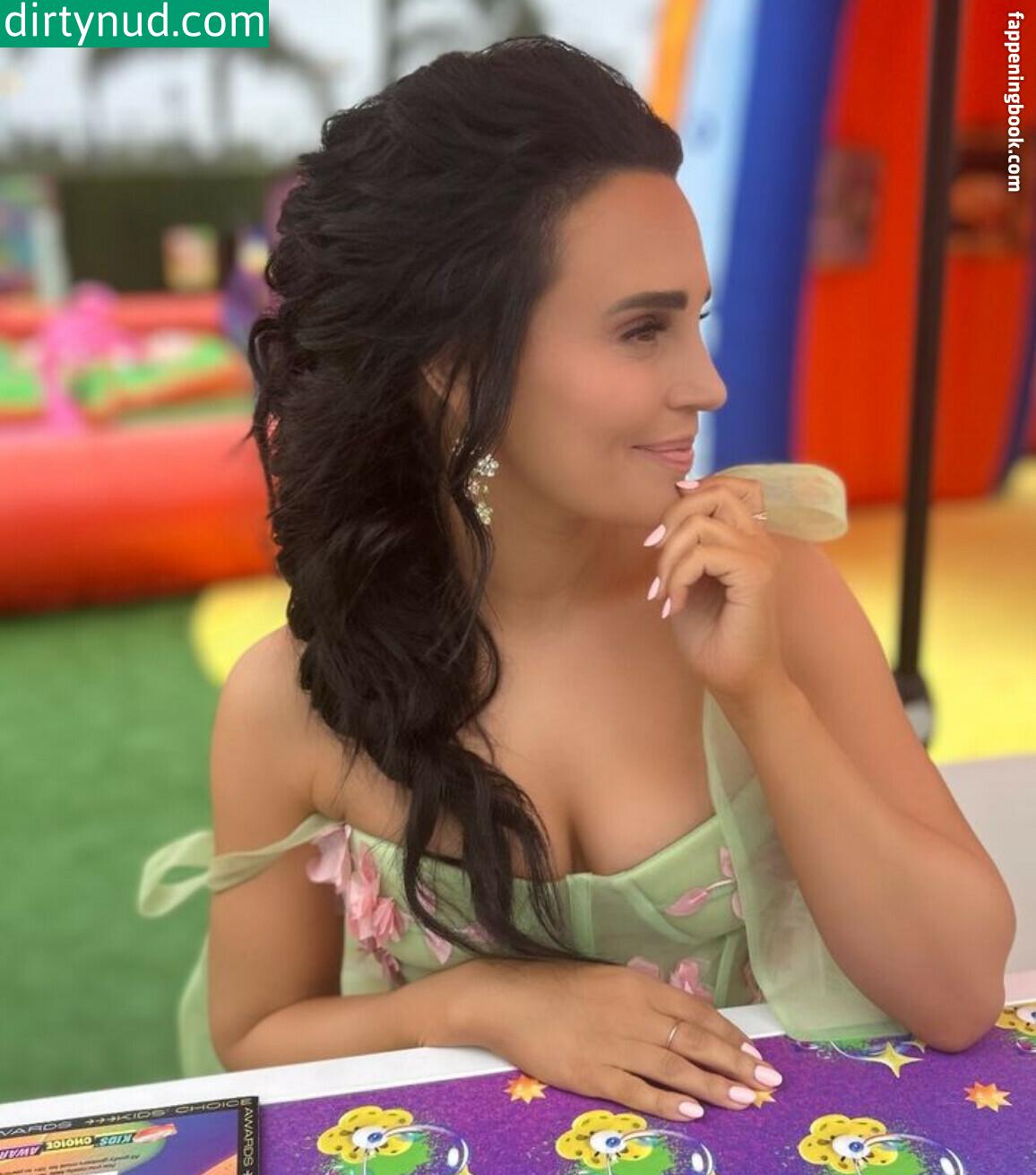 Rosanna Pansino Tits